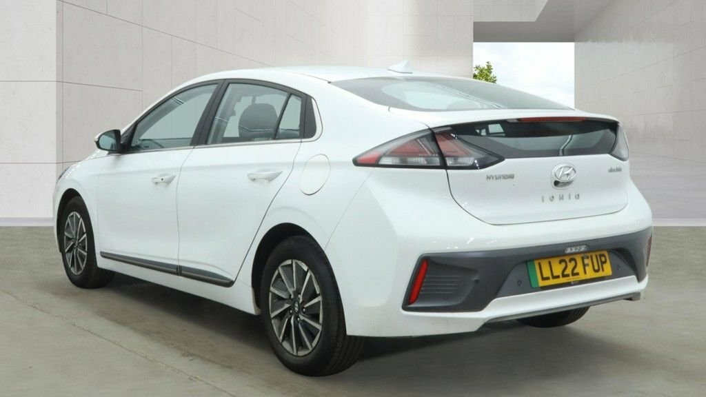 Hyundai Ioniq Hatchback White #3