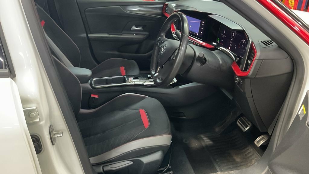 Vauxhall Mokka-e Suv White #3