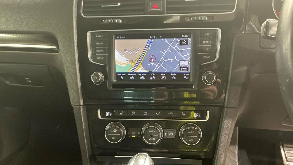 Volkswagen Golf 2L Gtd VA16VLM Black #2