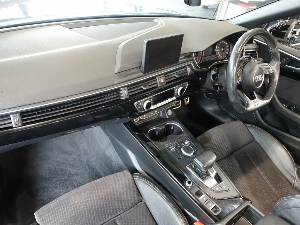 Audi A5 2L S Line Black #3