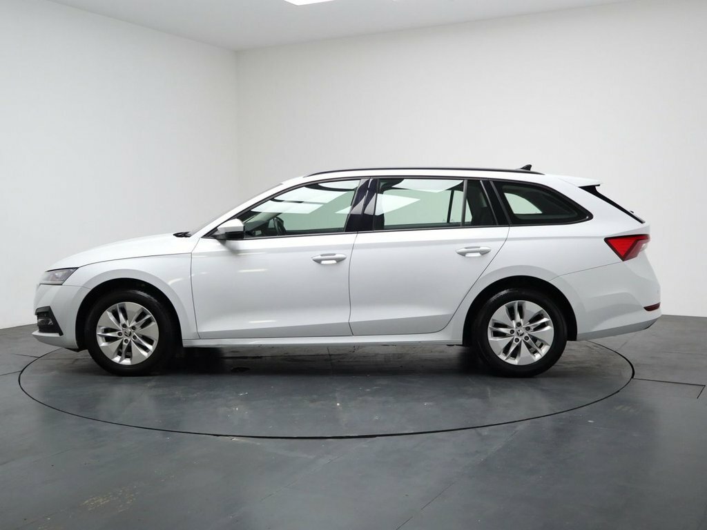 Skoda Octavia 2L Se Technology BF23LZP White #6