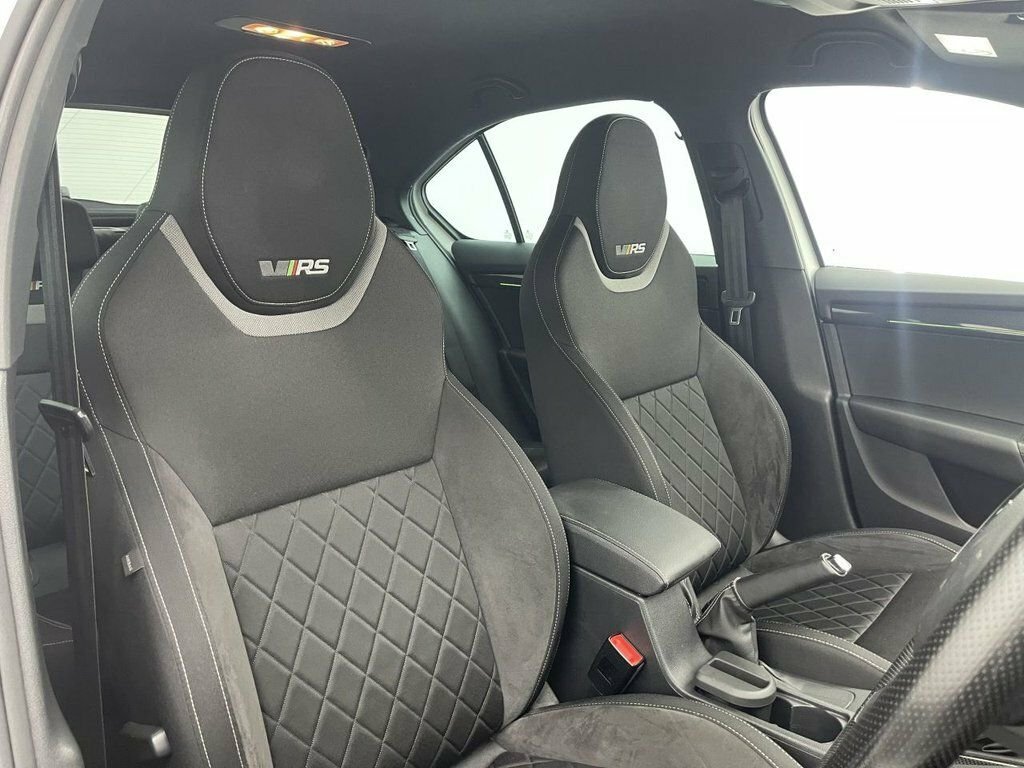 Skoda Octavia 2L Vrs White #3