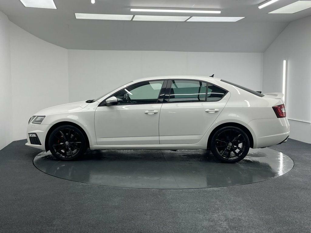 Skoda Octavia 2L Vrs White #6