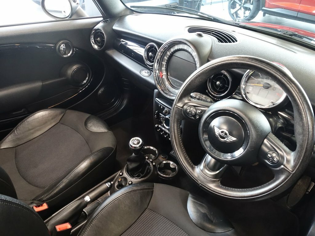 Mini Convertible Cooper Red #1