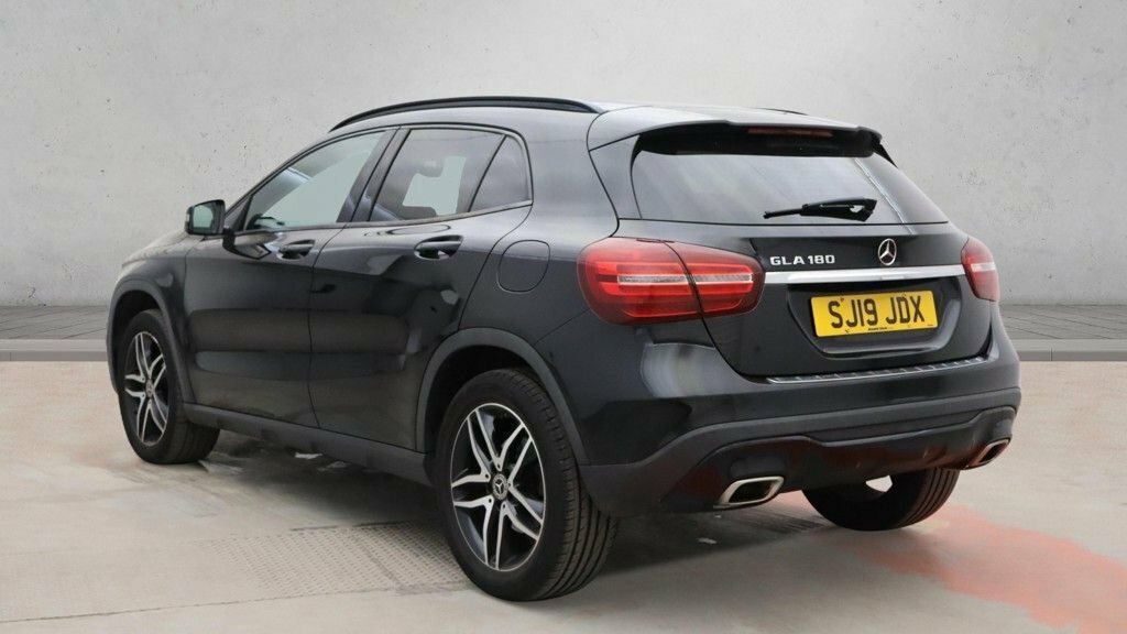 Mercedes-Benz GLA Class 1.6L Urban Edition Black #3