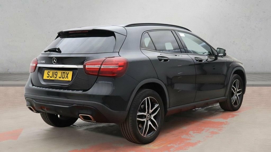 Mercedes-Benz GLA Class 1.6L Urban Edition Black #4