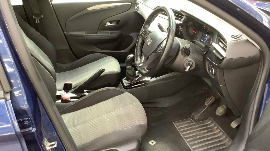 Vauxhall Corsa 1.2L Se Premium BG70FZB Blue #3