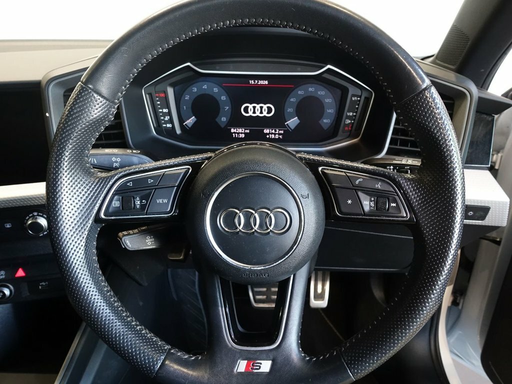 Audi A1 1L S Line AJ19EBO White #2