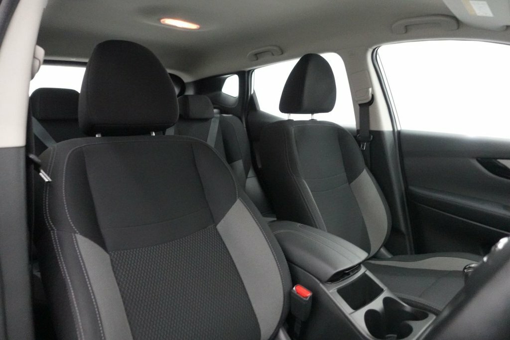 Nissan Qashqai 1.3L Acenta Premium SRZ2375 White #3