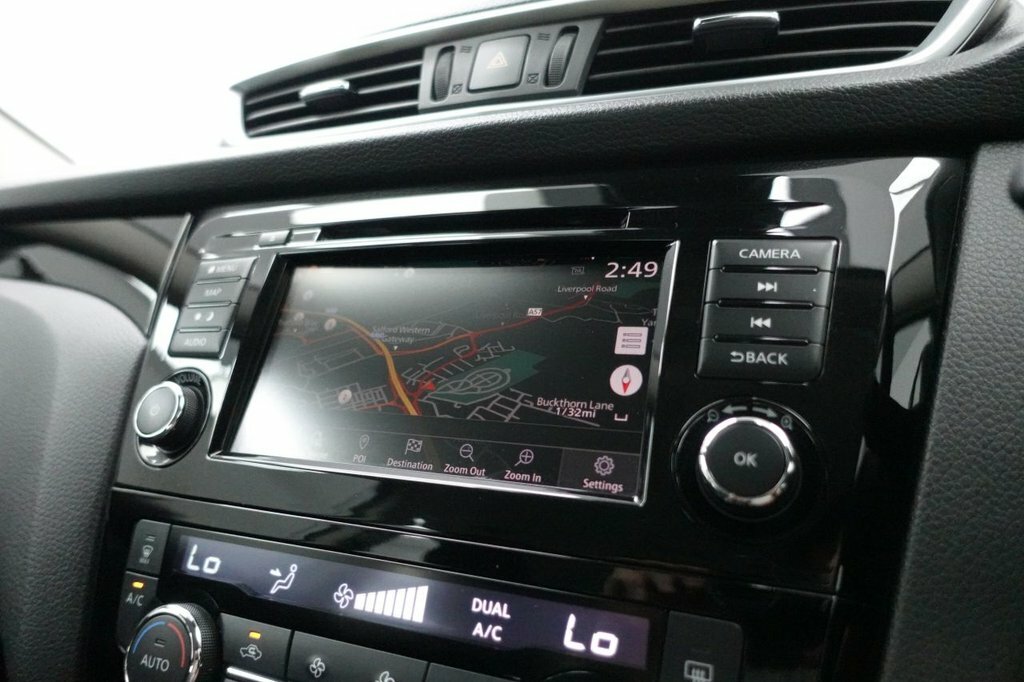 Nissan Qashqai 1.3L Acenta Premium SRZ2375 White #2