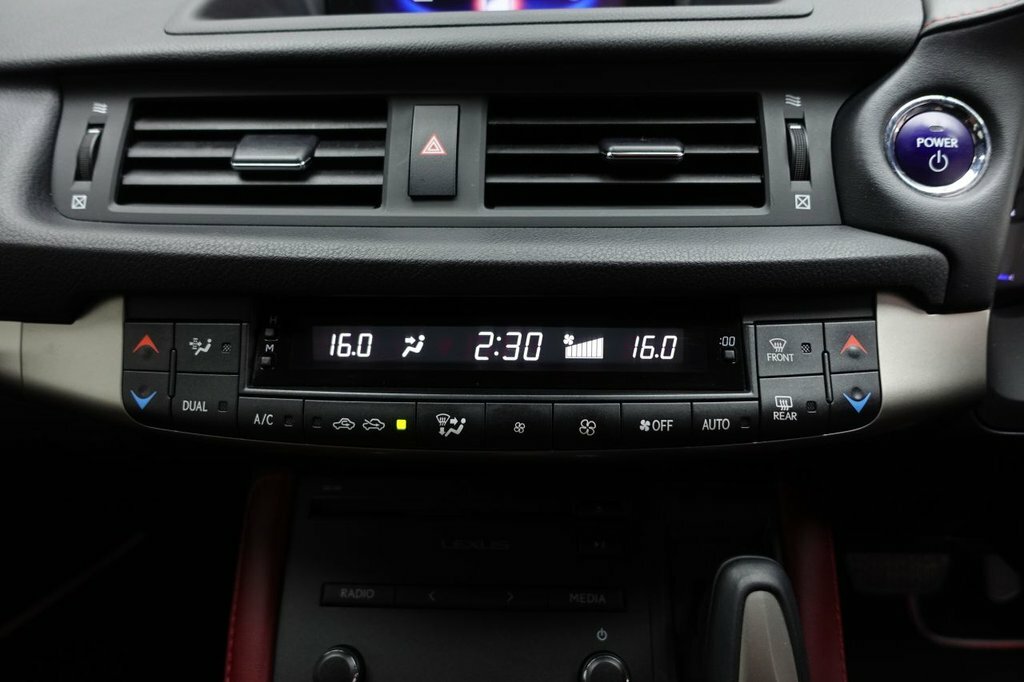 Lexus CT 200H 1.8 Cvt Premium Pack16 Inch Alloy Black #25