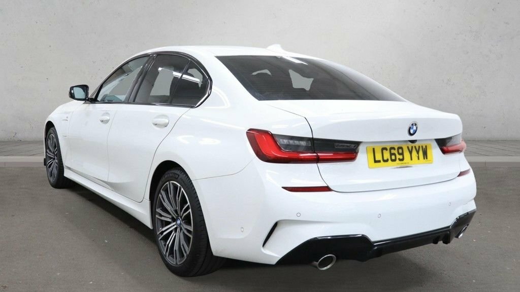 BMW 3 Series 2L M Sport White #5