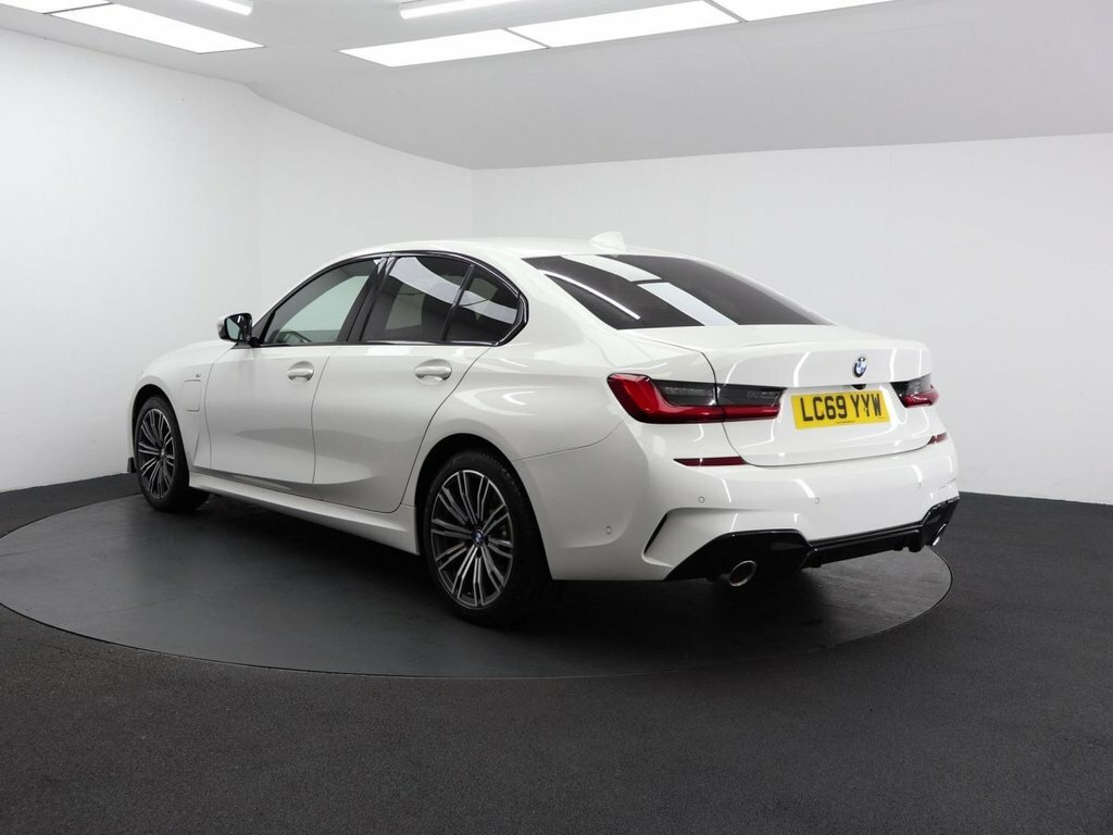 BMW 3 Series 2L M Sport White #6