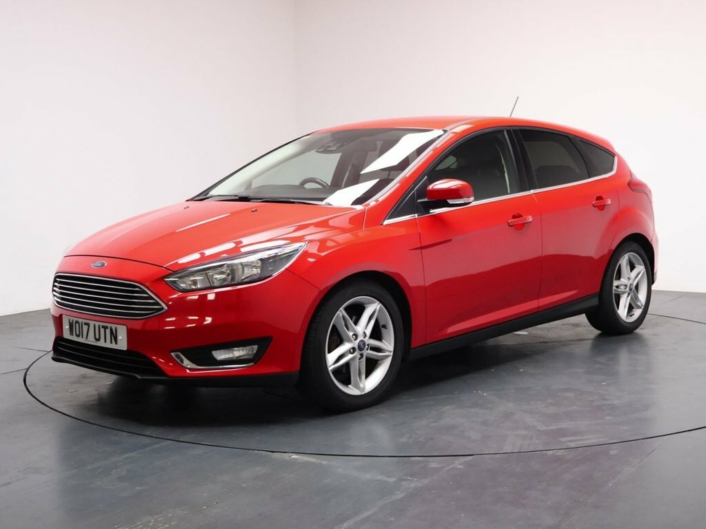 Ford Focus 1L Titanium WO17UTN Red #5