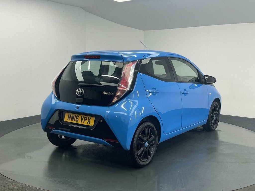 Toyota Aygo Aygo Red #9
