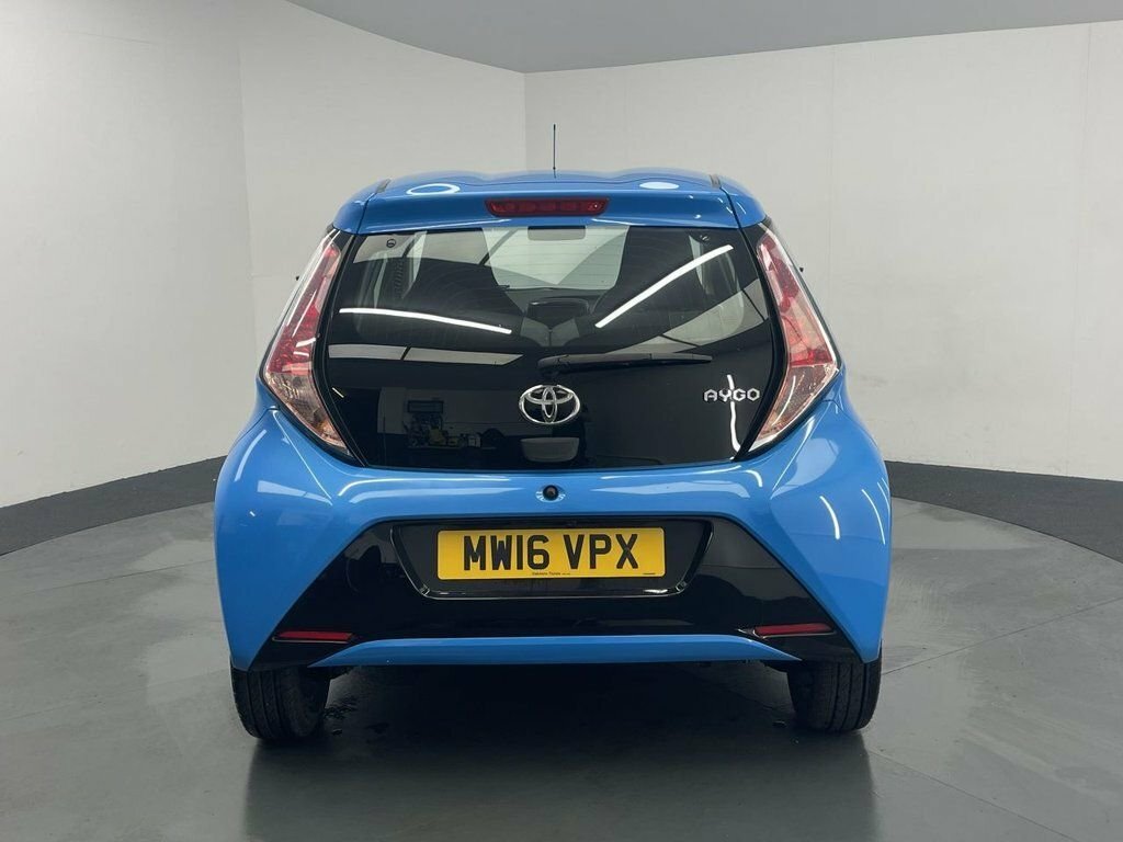 Toyota Aygo Aygo Red #8