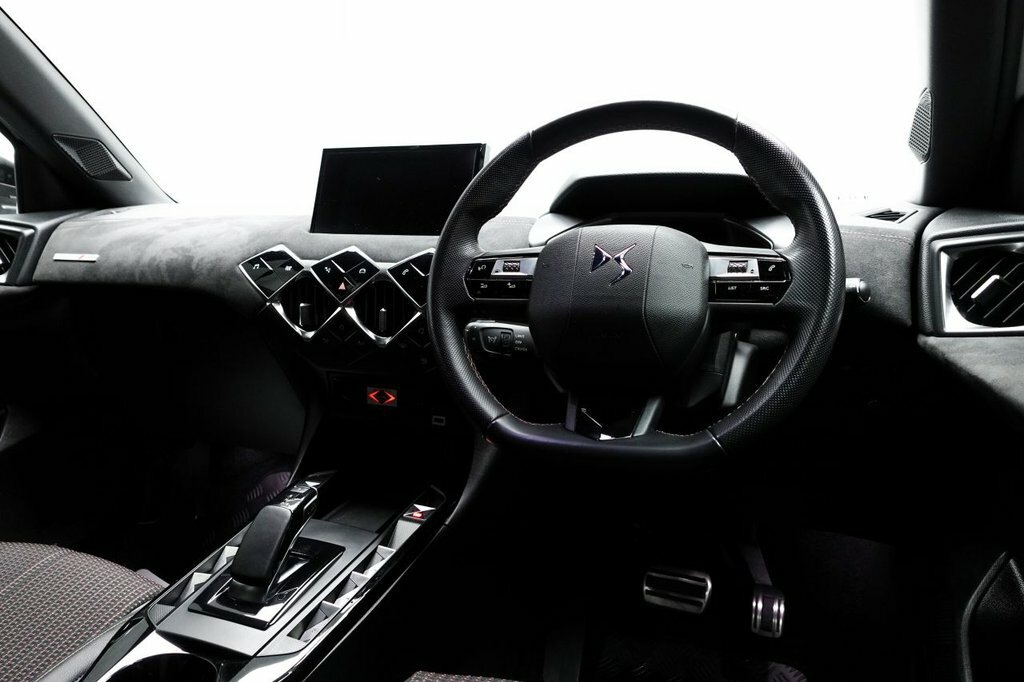 DS DS 3 Crossback 100Kw E-tense Performance Line 50Kwh White #13