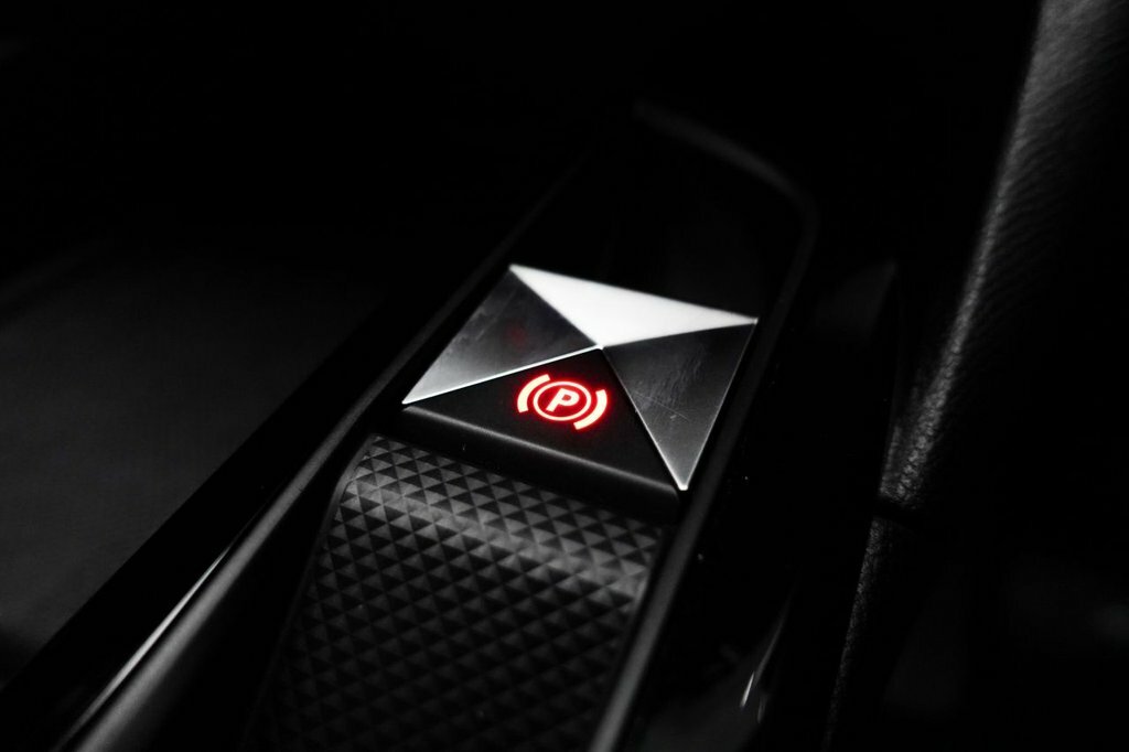 DS DS 3 Crossback 100Kw E-tense Performance Line 50Kwh White #28