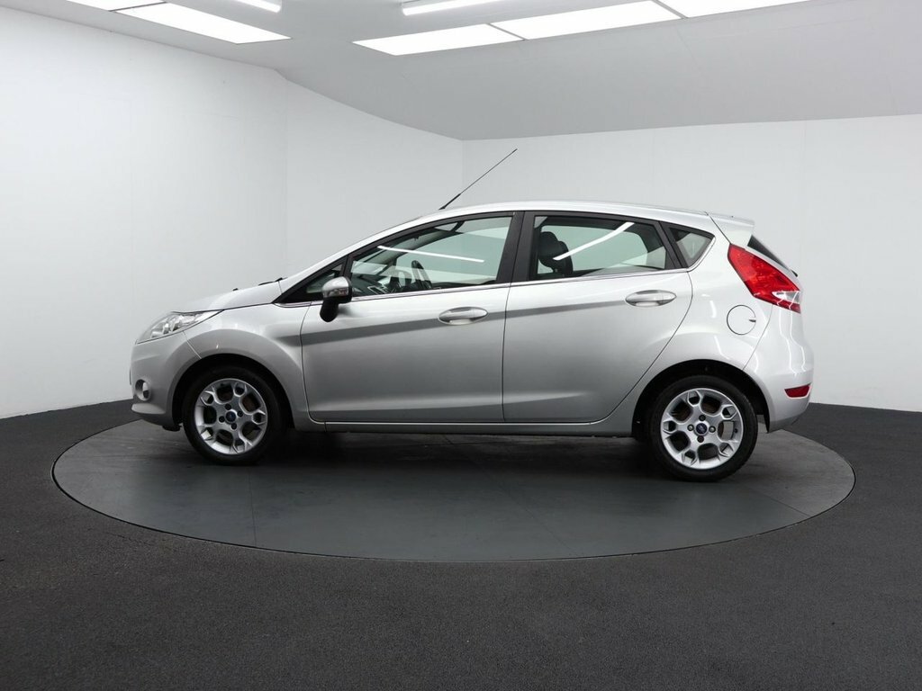 Ford Fiesta 1.3L Zetec Silver #6