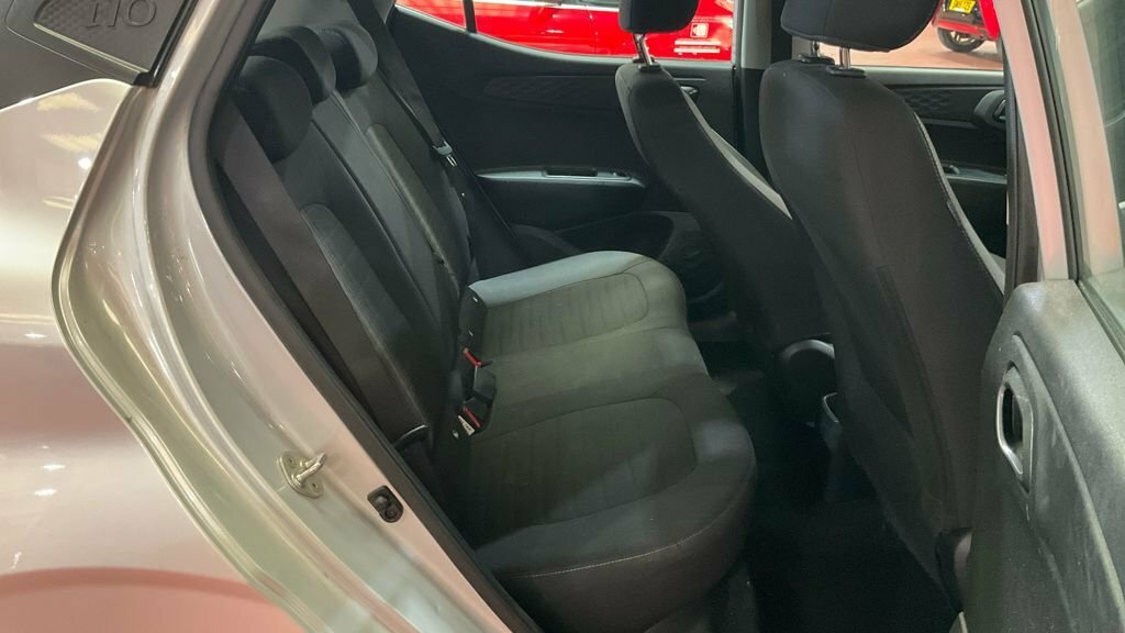 Hyundai I10 Red #7