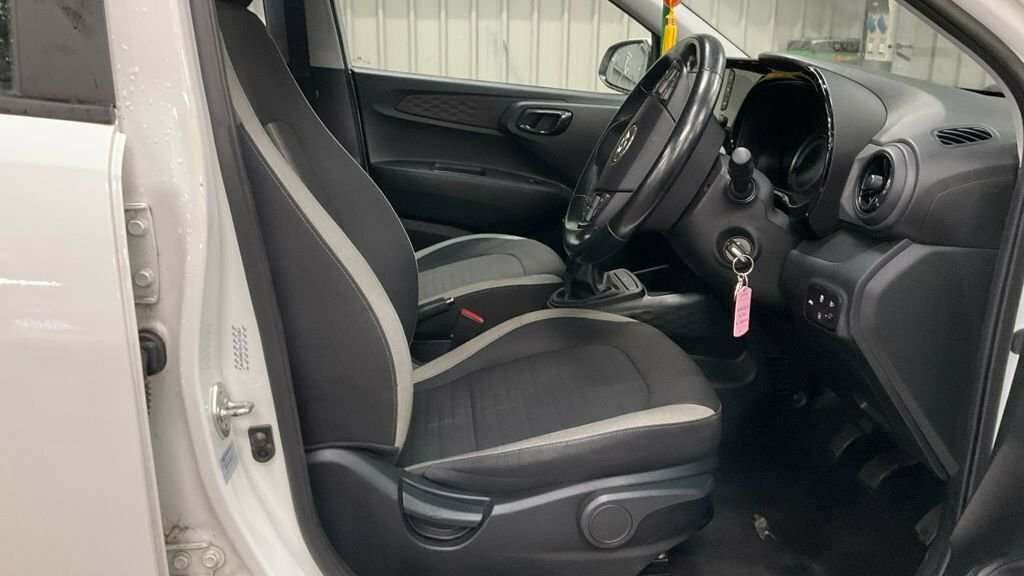 Hyundai I10 1.2L Se Connect White