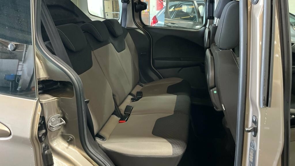 Ford Tourneo Courier Mpv Grey #8