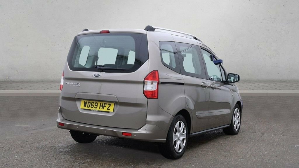 Ford Tourneo Courier 1.5L Zetec Silver #5