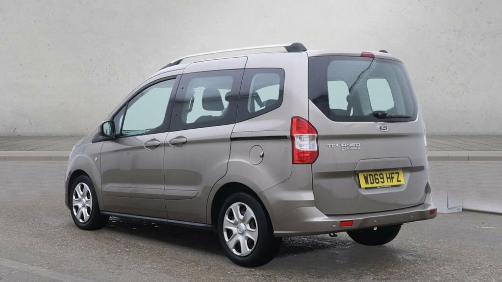 Ford Tourneo Courier 1.5L Zetec Silver #4