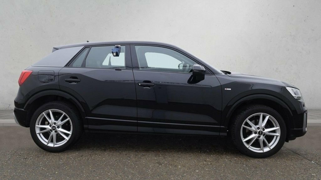 Audi Q2 Tfsi Sport Black #7