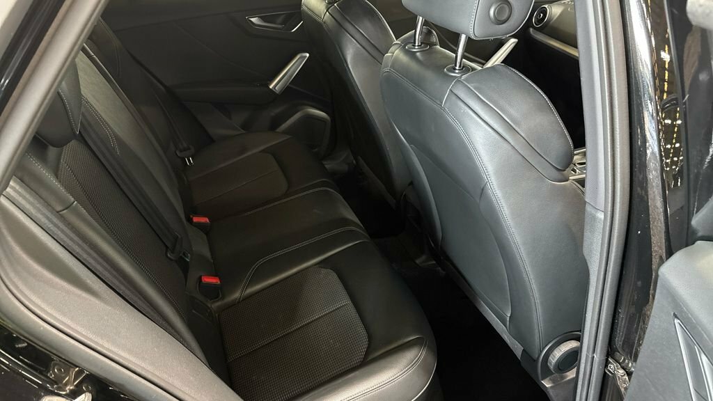 Audi Q2 Tfsi Sport Black #8