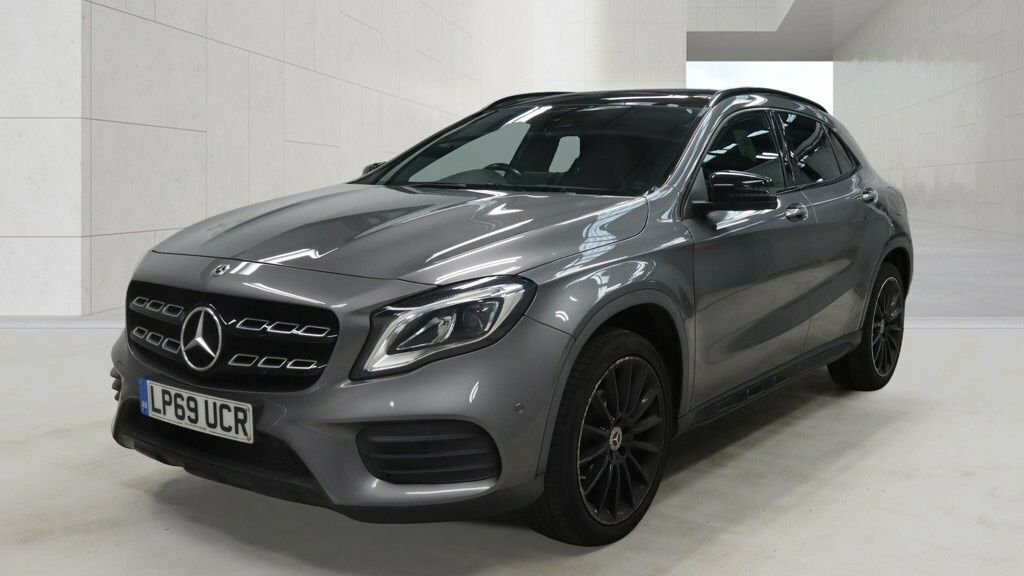 Mercedes-Benz GLA Class 1.6L Amg Line Edition LP69UCR Grey #2