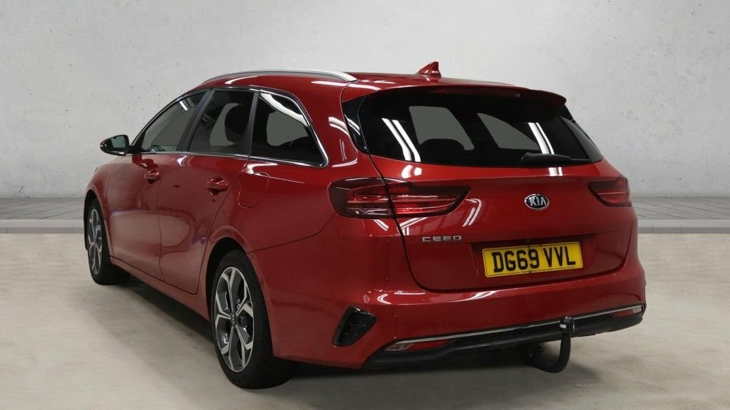 Kia Ceed 1L 3 Red #4