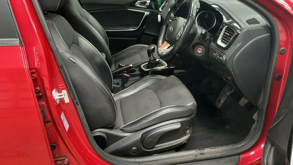 Kia Ceed 1L 3 Red