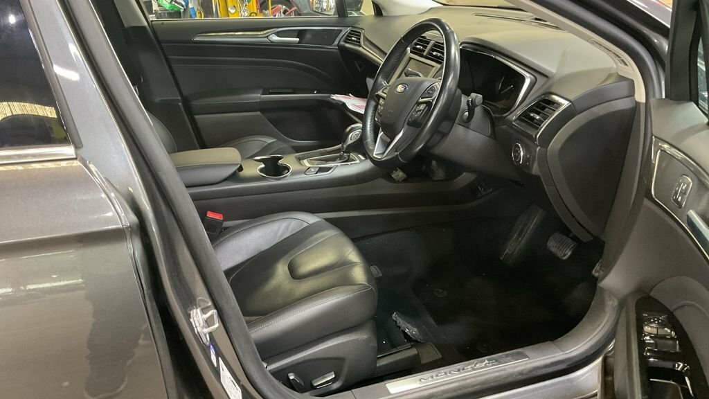 Ford Mondeo 2L Titanium Edition Grey #2