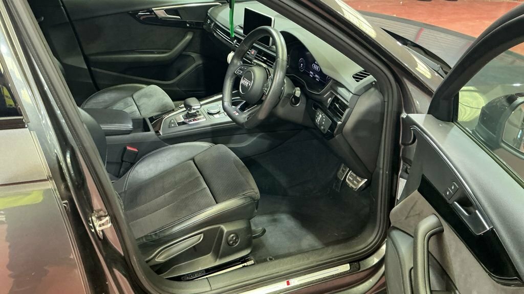 Audi A4 2L Black Edition Grey #2