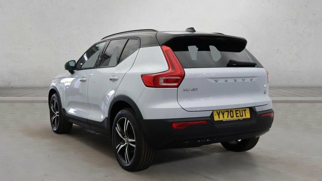 Volvo XC40 1.5L R-design Silver #5
