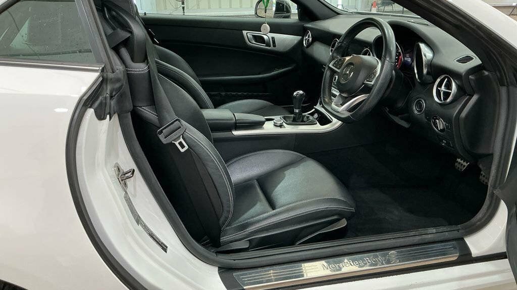 Mercedes-Benz SLC 1.6L Amg Line White