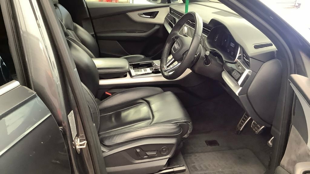 Audi Q7 3L S Line Grey #2