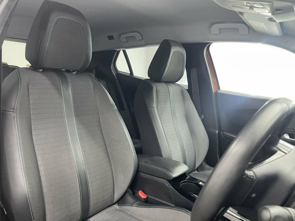 Peugeot 2008 1.5L Allure Premium AV72CWO Orange #2