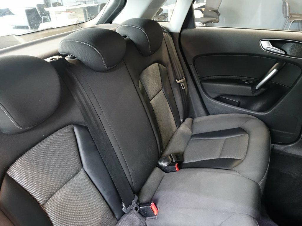 Audi A1 A1 Sportback Tfsi Sport Silver #8