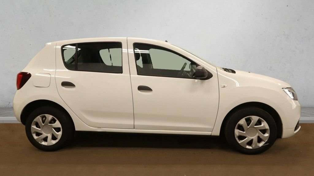 Dacia Sandero 0.9L Essential White #4