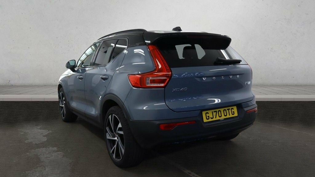 Volvo XC40 2.0 B4p R Design Pro Red #5