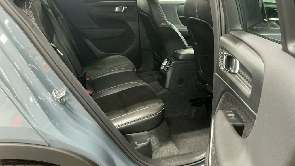 Volvo XC40 2.0 B4p R Design Pro Red #8