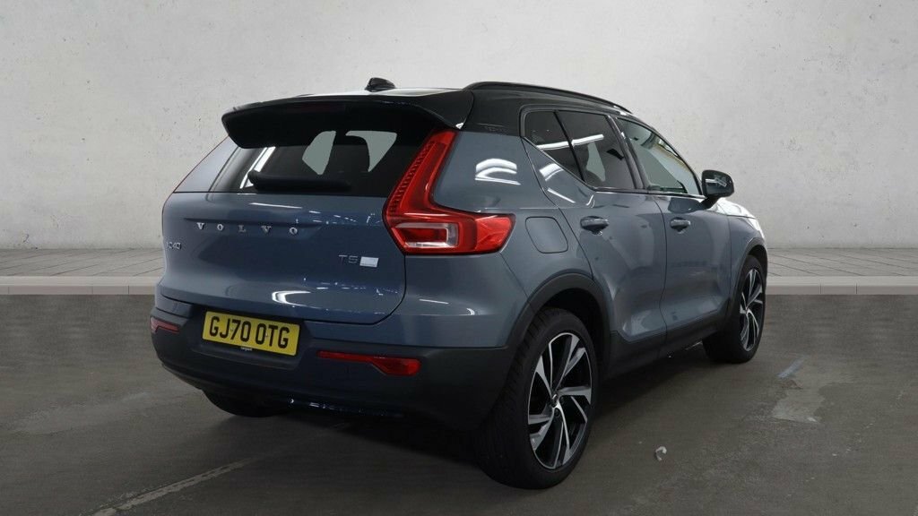 Volvo XC40 2.0 B4p R Design Pro Red #6