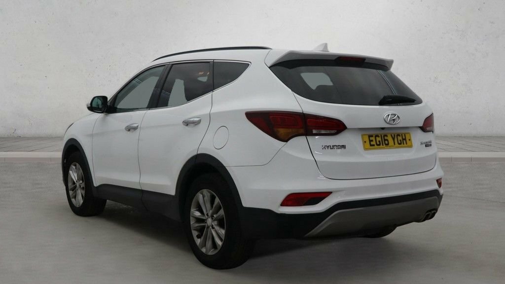 Hyundai Santa Fe 2.2L Premium White #4