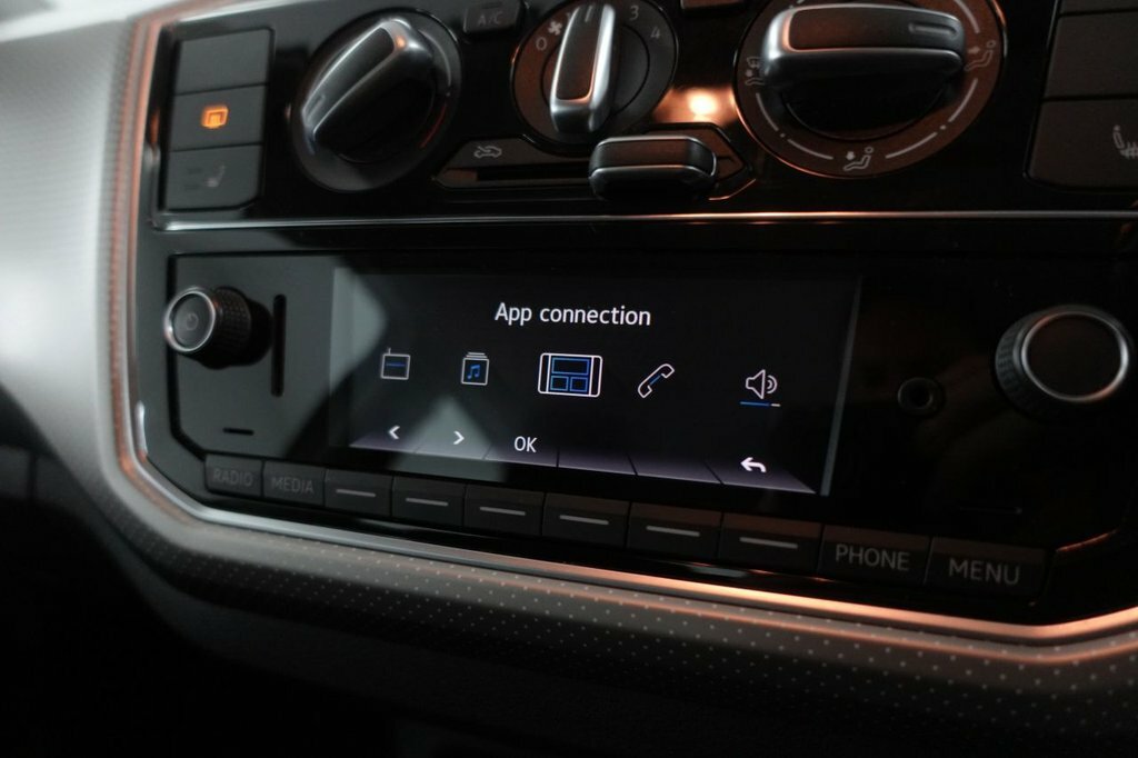 Volkswagen Up 1L High Up Silver #3