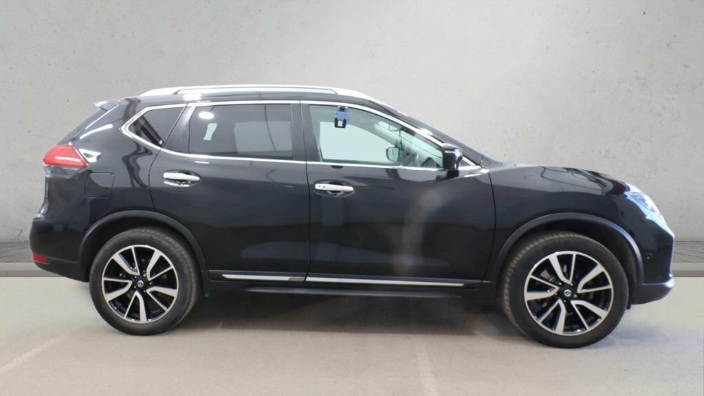 Nissan X-Trail Tekna Red #6