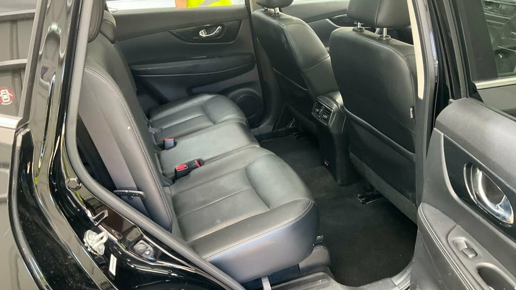 Nissan X-Trail Tekna Red #7