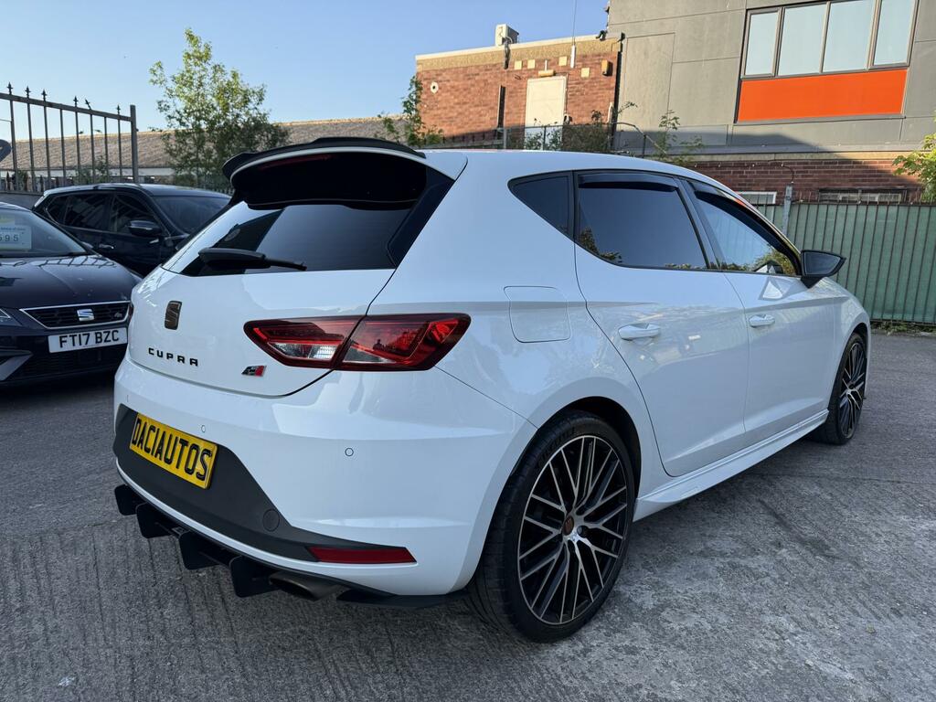 Seat Leon Cupra 290 Black White #6