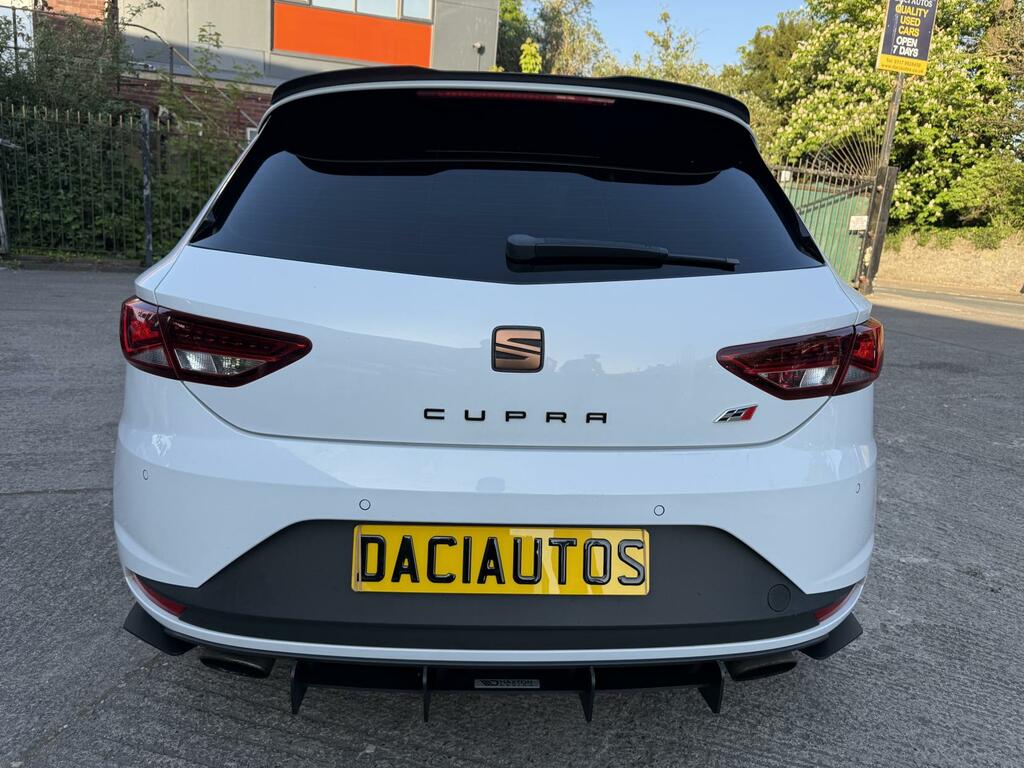 Seat Leon Cupra 290 Black White #5